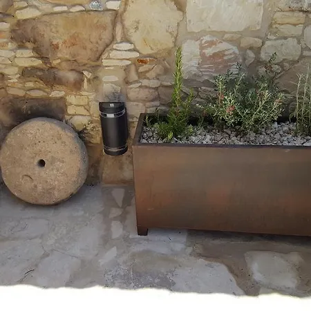 Michalis Anoyia Traditional Stonehouse