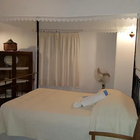 Michalis Anoyia Traditional Stonehouse *